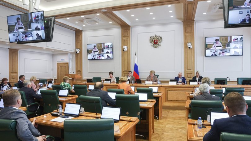 Сенаторы профильного комитета поддержали закон о трудовом воспитании школьников