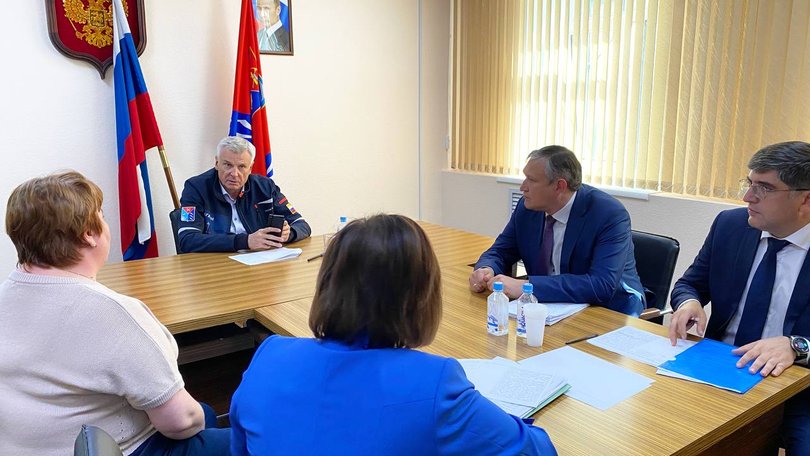 Губернатор Сергей Носов провел прием по личным вопросам