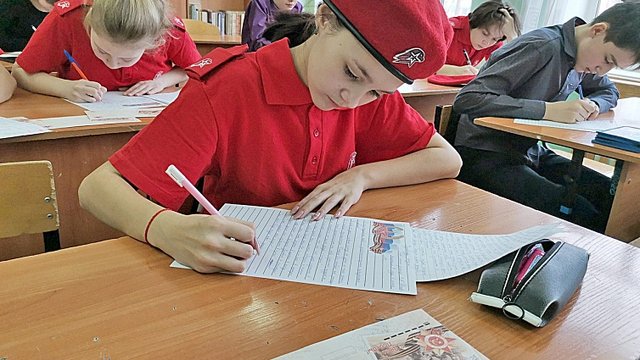 Магаданские школьники и студенты могут принять участие в акции «Письмо солдату»