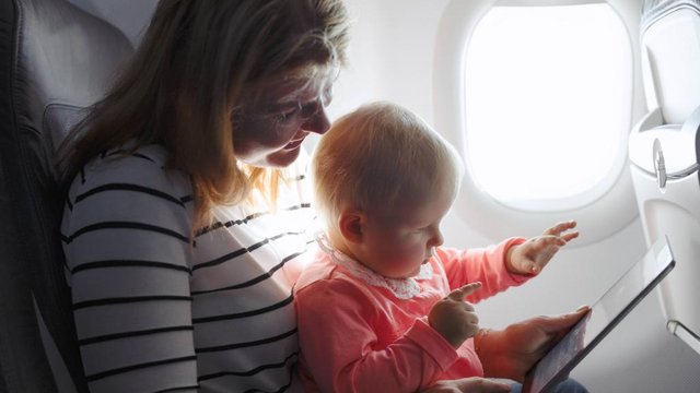 Генпрокуратура добилась изменений правил перелетов для пассажиров с детьми
