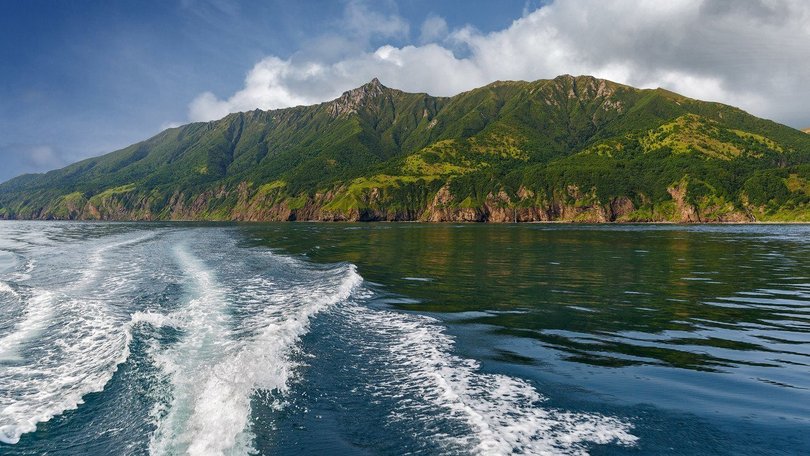 Роснедра вдвое снизили оценку ресурсов Охотского моря