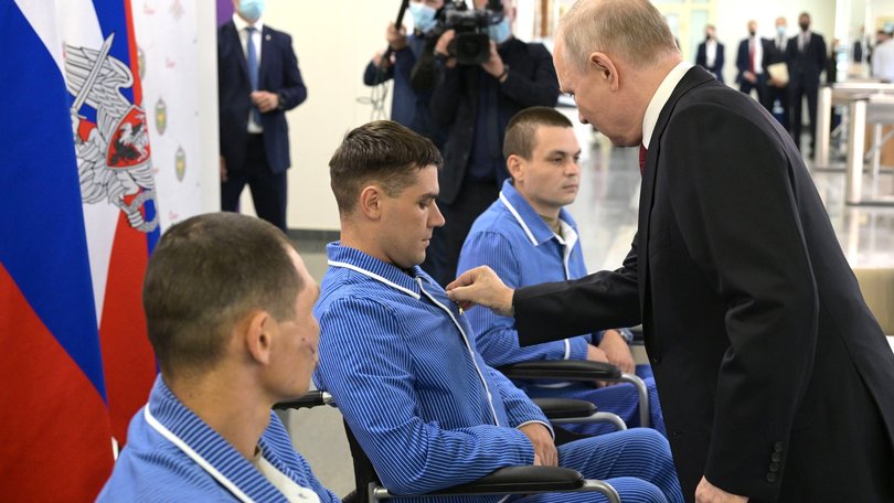 Владимир Путин посетил госпиталь Минобороны