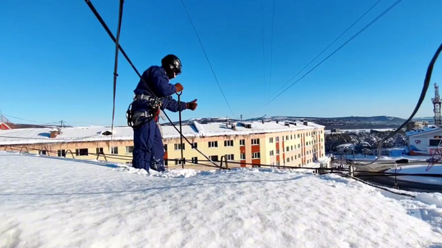 Сергей Носов поручил очистить Магадан от снега и сосулек