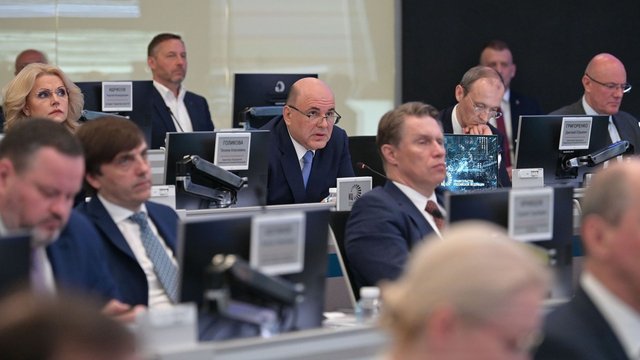 Правительство продолжит создавать условия для того, чтобы россияне оставались работать на родине