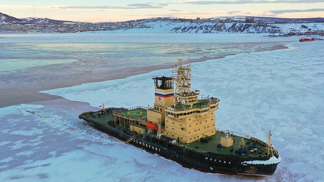 Ледокольные проводки в порт Магадана начнут 15 декабря