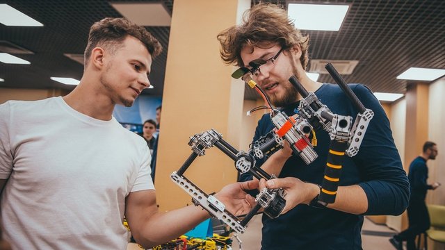 студенты