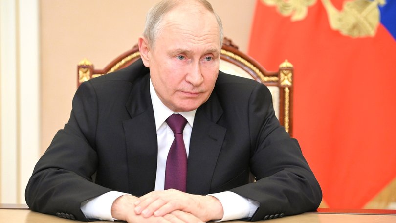 Президент поручил своевременно индексировать зарплаты бюджетникам