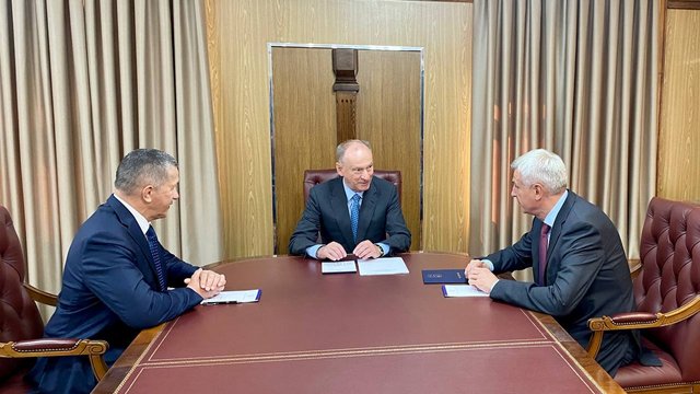 Патрушев обсудил с Губернатором Магаданской области защиту важных объектов