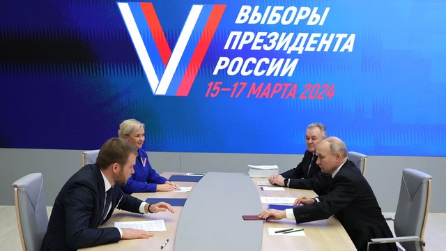 Владимир Путин подал документы в ЦИК для участия в выборах Президента