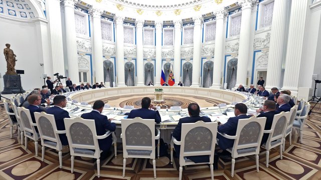 Президент поручил принять меры по обновлению общественного транспорта