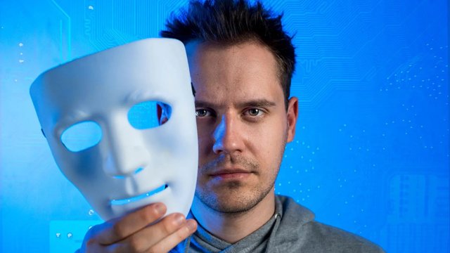 portrait-hacker-with-mask