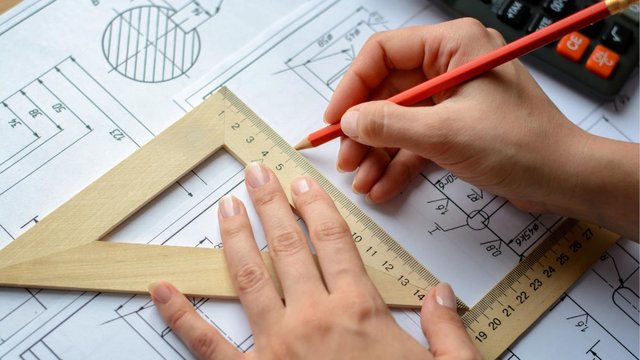 Черчение вернется в российские школы в 2024 году