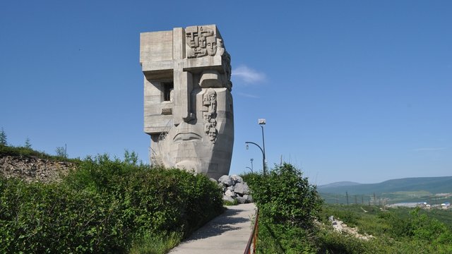 «Маску Скорби» открыли после реставрации в Магадане