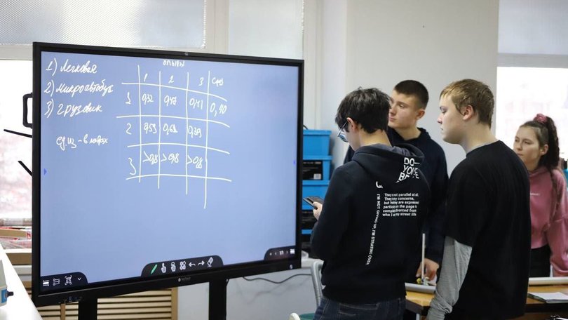 Магаданские педагоги помогают старшеклассникам Ждановки подготовиться к экзаменам